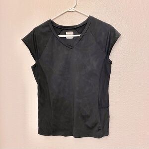 Columbia Titanium athletic tech stretch fabric V-neck T-shirt with pocket M